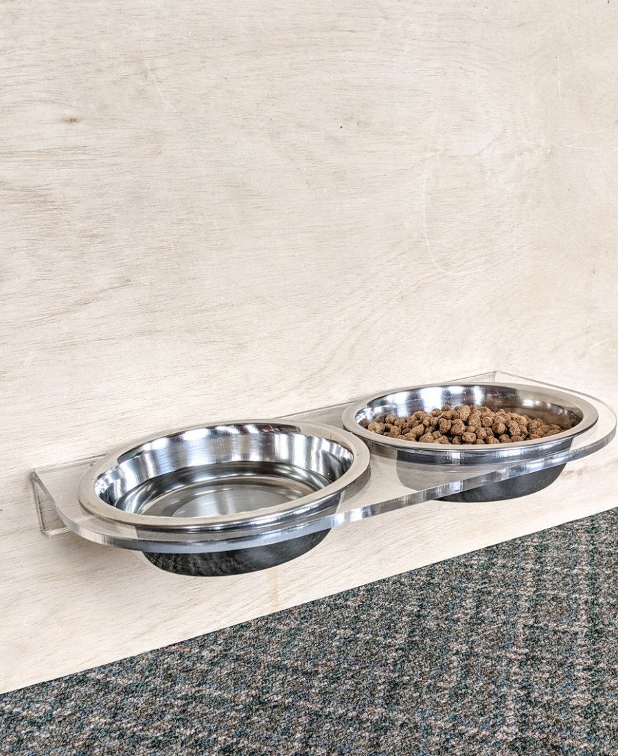 Şeffaf Pleksi Duvara Sabitlenen Mama Kabı İsme Özel