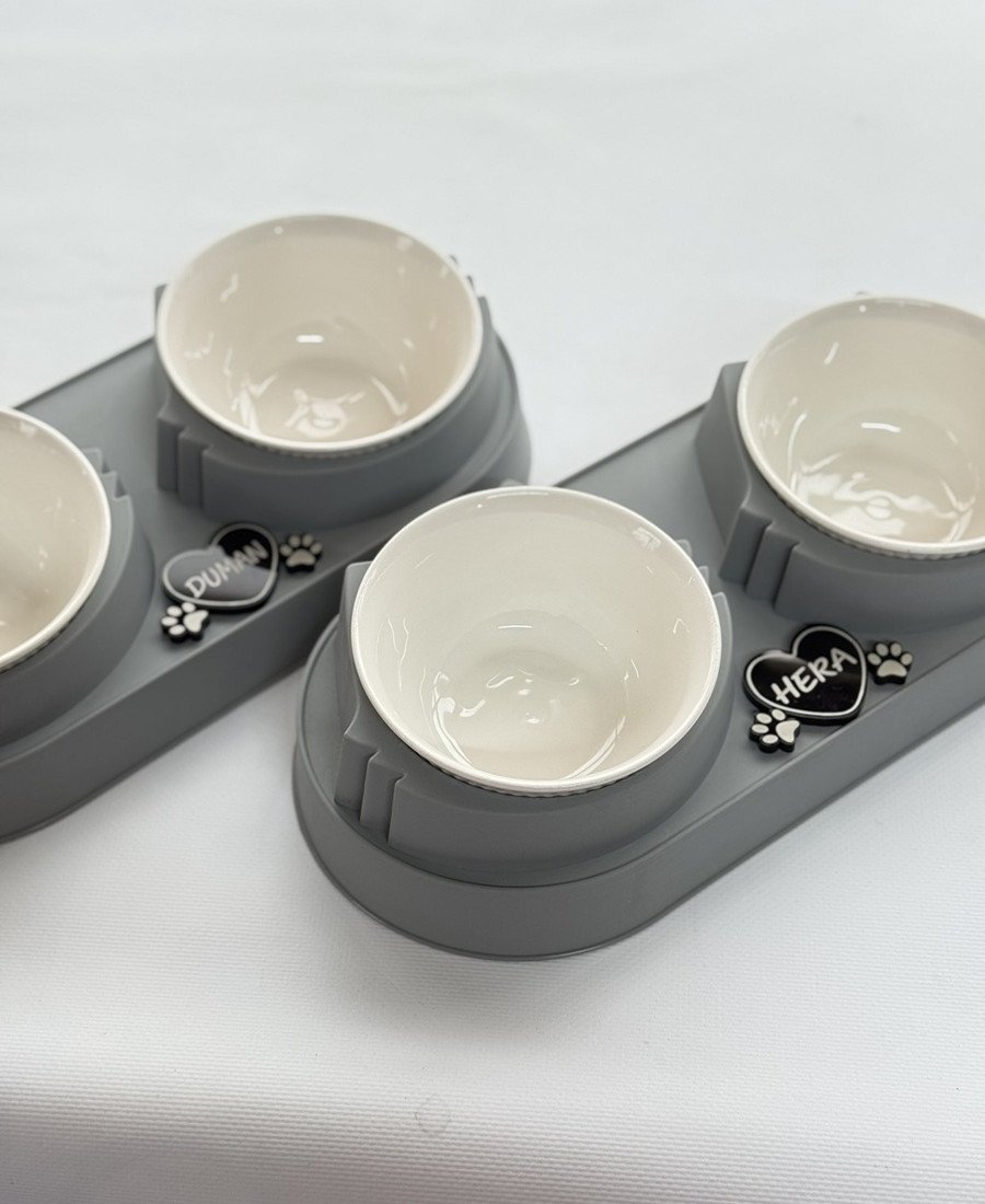 Gri Plastik Porselen Kaseli İsme Özel Mama Standı