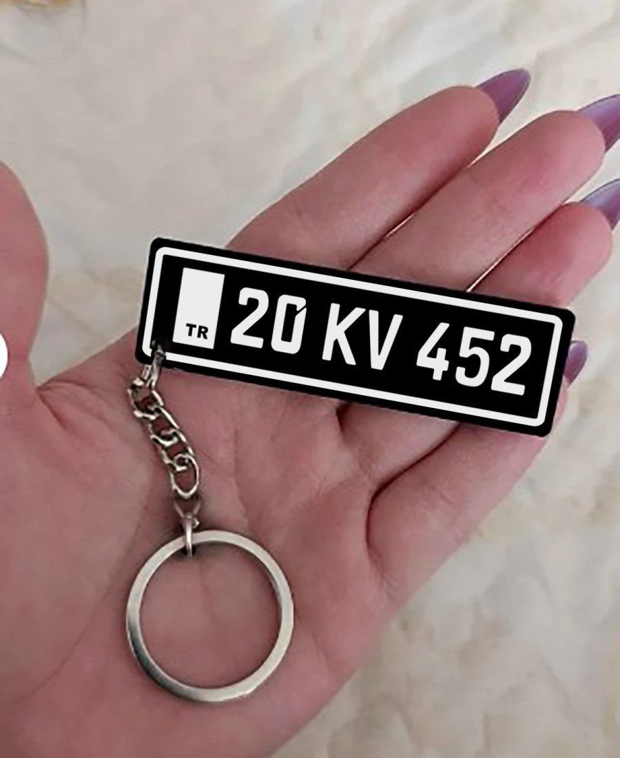 Kişiye Özel Plaka Anahtarlık Kalın 5mm Pleksi Arka Kısım İsimli