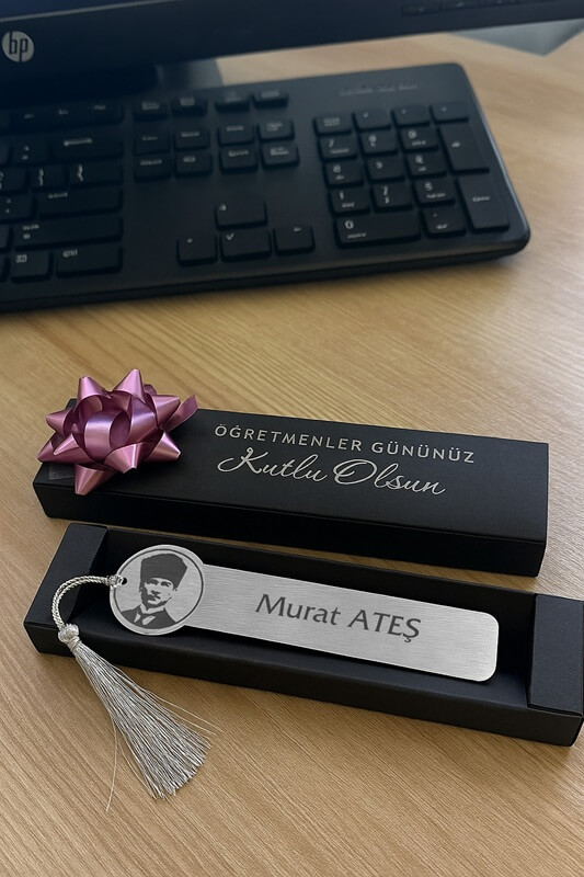 Metal Kitap Ayracı Atatürk Silüetli İsme Özel
