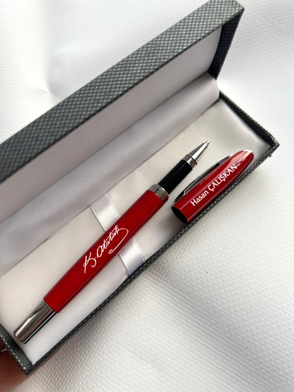 Kırmızı Metal Roller Kalem Kapaklı Kutu Atatürk İmzalı İsme Özel 2420